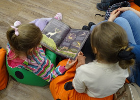 Akcje: Dzień Książki i Praw Autorskich w Miejskiej Bibliotece Publicznej w Jaśle