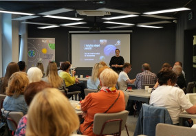Dla Bibliotekarzy: Inspiracje i integracja – wizyta bibliotekarzy i seniorów z Hrubieszowa