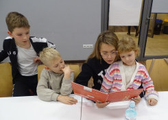 Kluby: Sznurkiem malowane